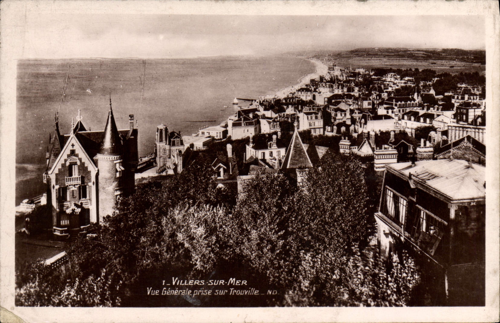 Moderne ansichtkaart Algemene uitzicht van Villers Sur Mer genomen vanaf Trouville