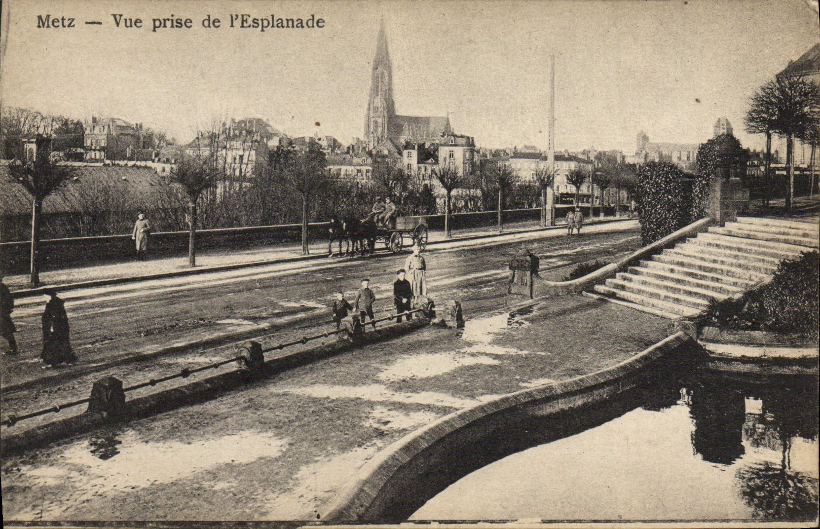 Metz — Vue prise de l'Esplanade — Prillier, Photo-Hall, Metz