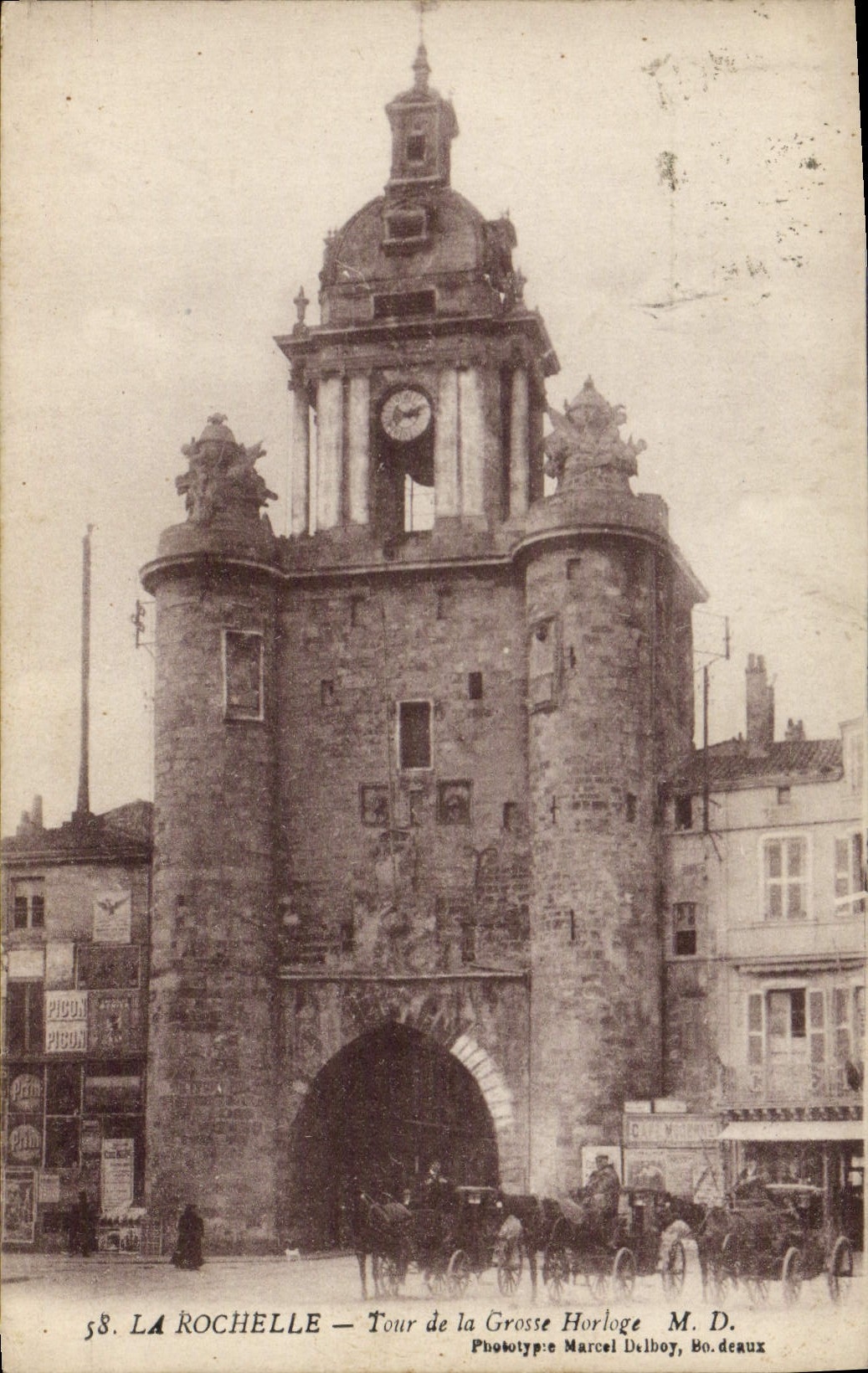 CPA La Rochelle Tour De La Grosse Horloge