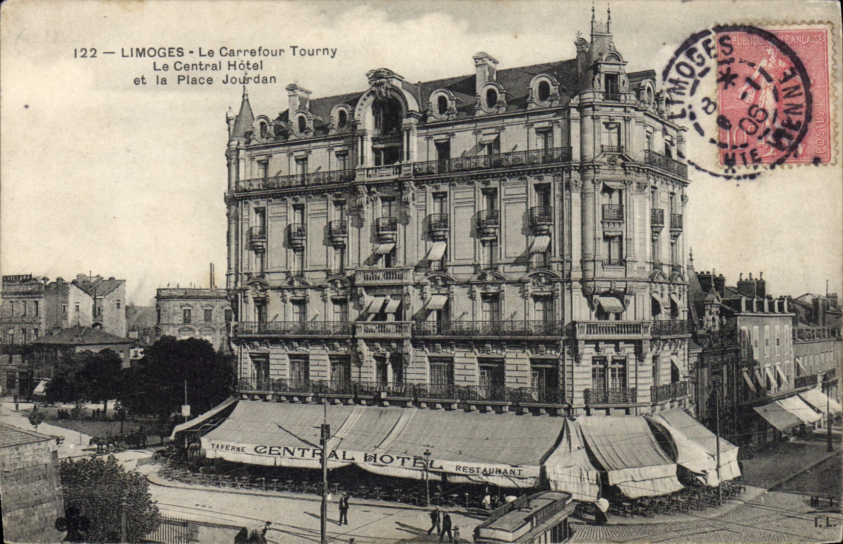 CPA Limoges Le Carrefour Tourny Le central Hotel et la place Jourdan