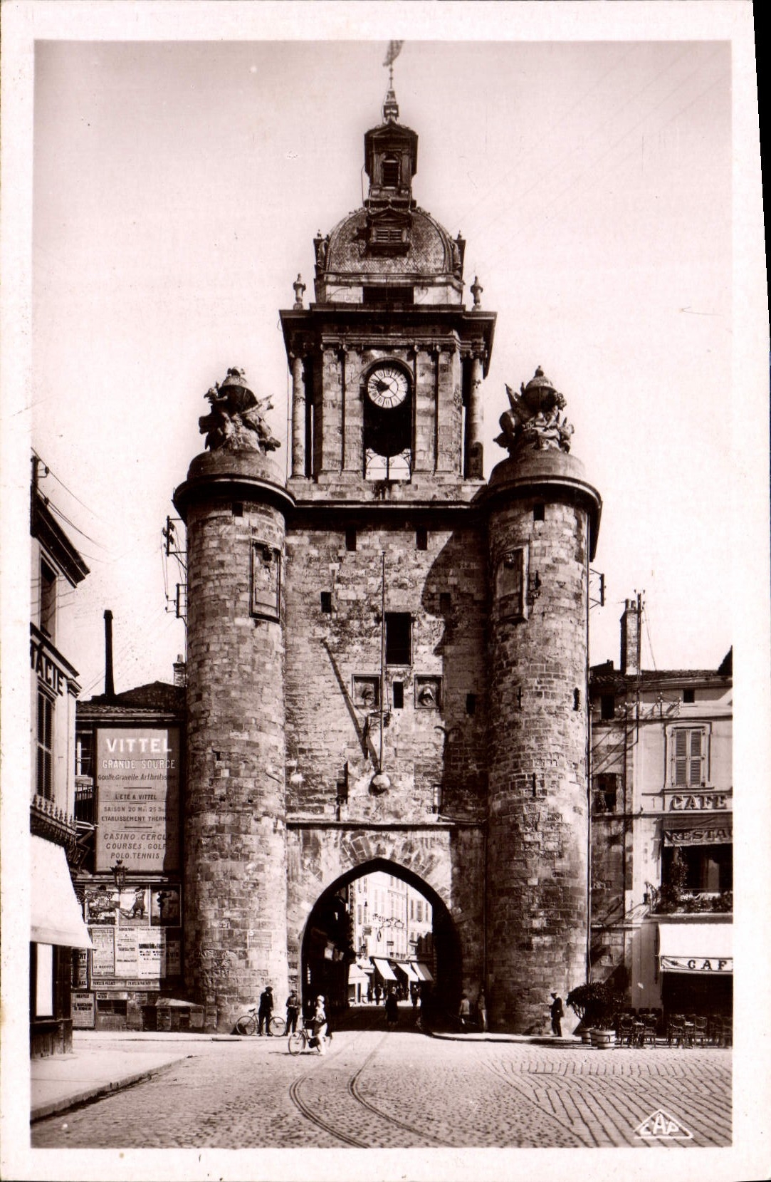 La Rochelle — Tour de la Grosse Horloge — 'Real-Photo' P. Strasbourg