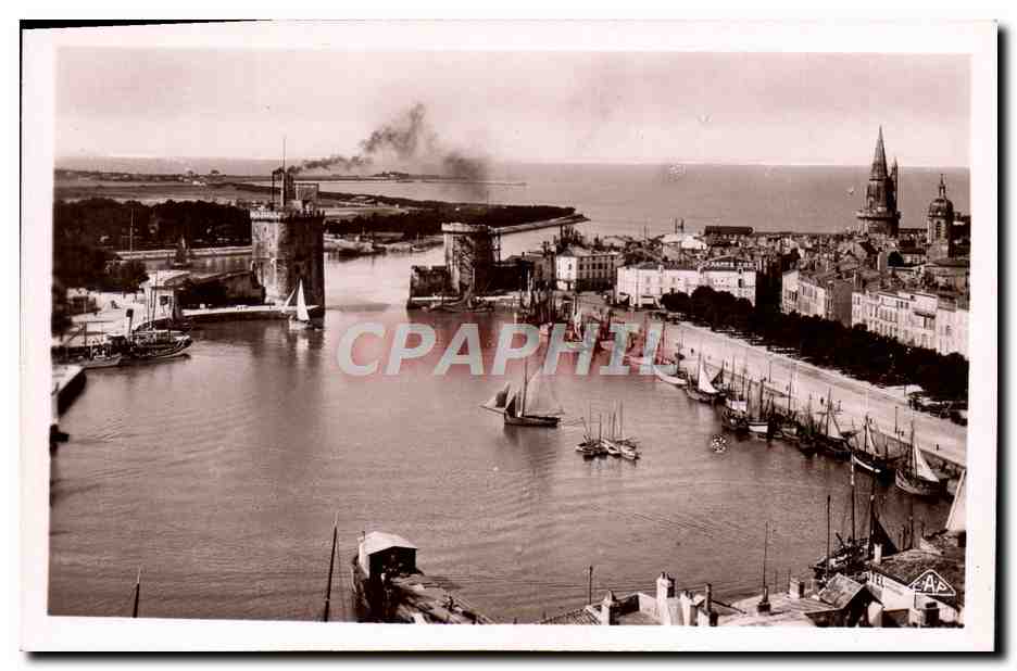 CPM La Rochelle Vue Panoramique Du Port