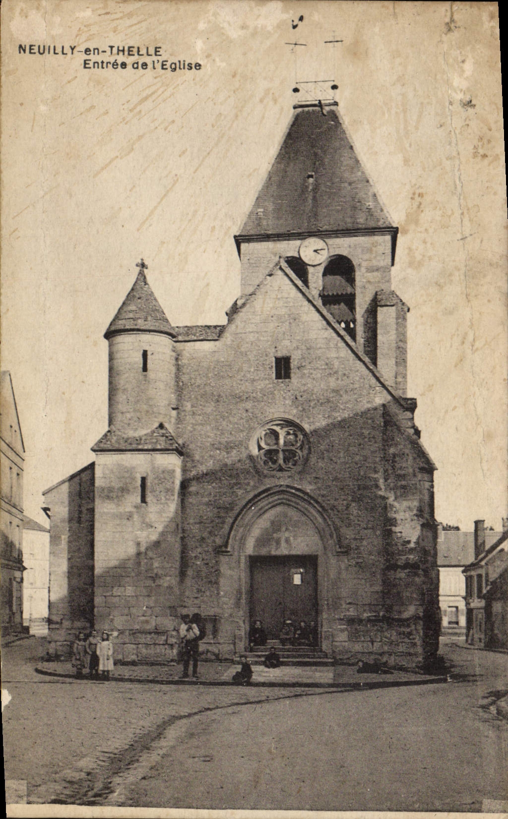 CPA Neuilly en Thelle Entree de L'Eglise