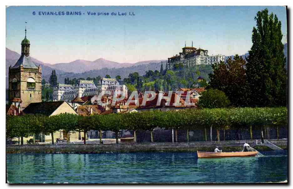 CPA Evian Les Bains Vue Prise du Lac