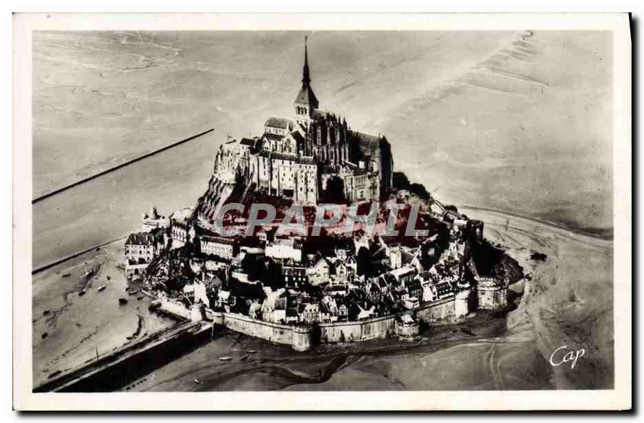 CPA Le Mont Saint Michel Vue aerienne
