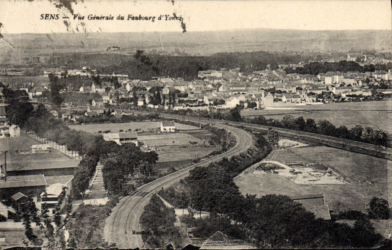 Sens — Vue Générale du Fanbourg d'Yonne — Maunoir & Cie