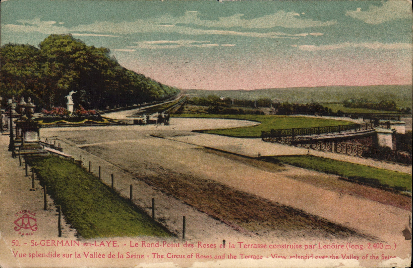 CPA St Germain en Laye Le Rond Point des Roses et la Terrasse 