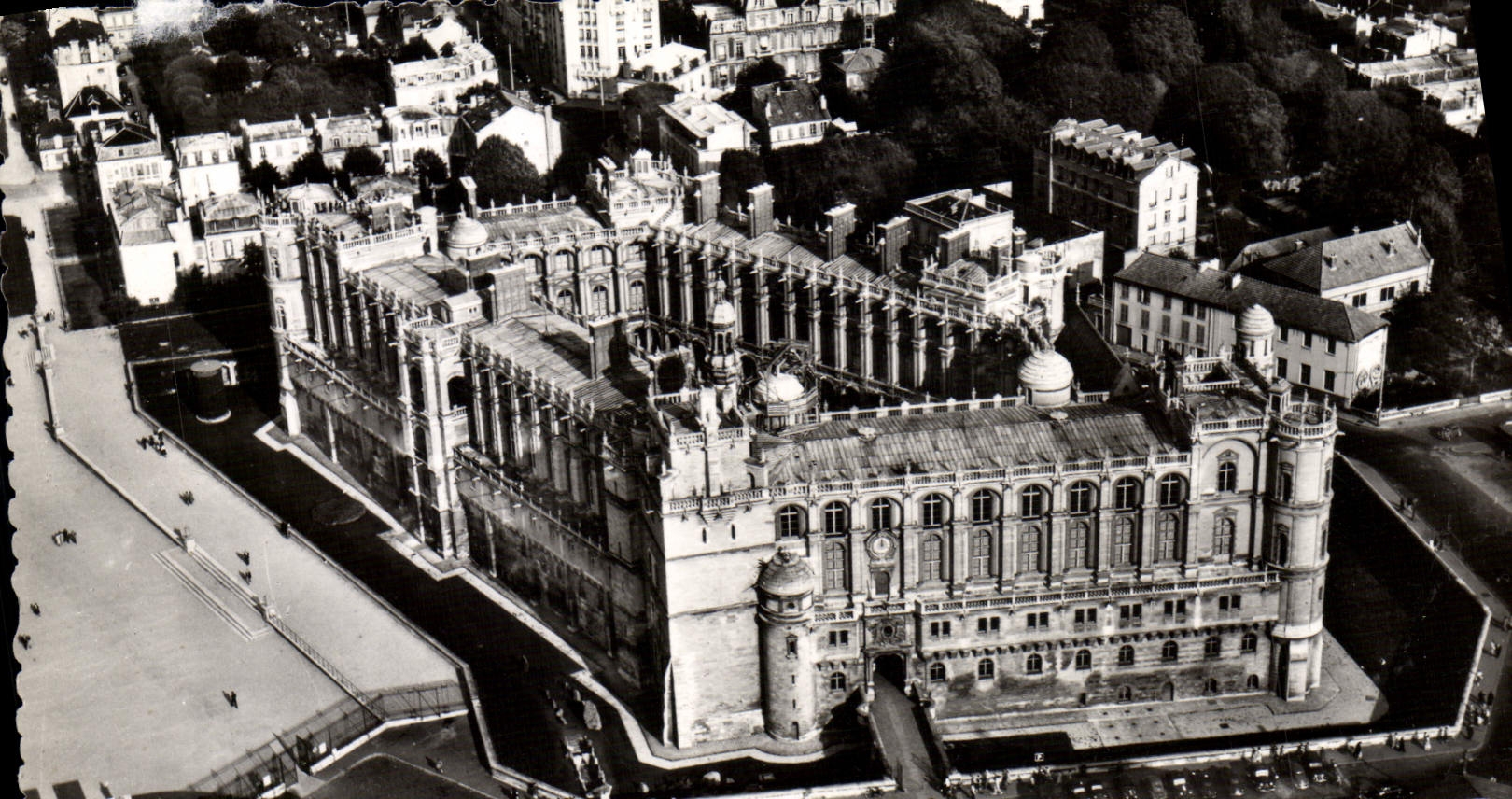 Saint-Germain-en-Laye — Le château — André Leconte, Paris
