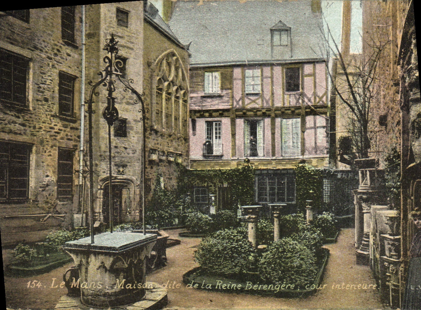 Le Mans - Maison dite de la Reine Bérengère, cour intérieure — éditeur LA SARTE, série de 19 vues, n°154