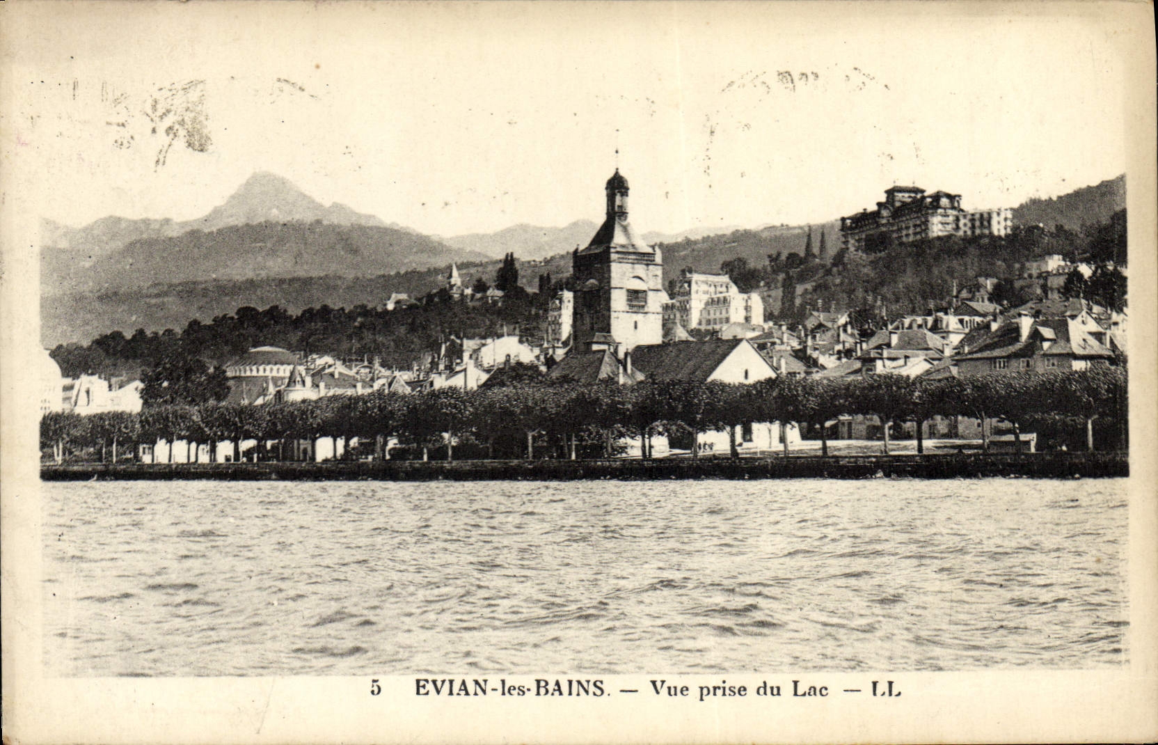CPA Evian les Bains Vue Prise du Lac