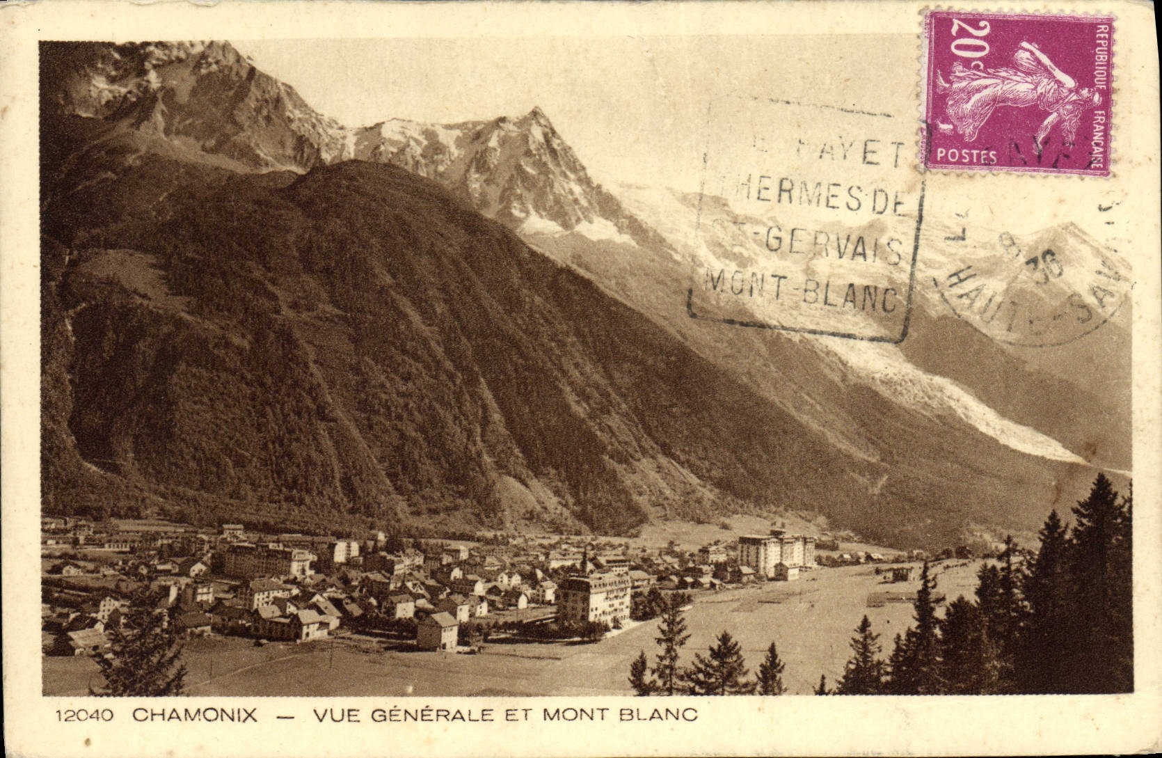 CPA Chamonix Vue Generale Et Mont Blanc
