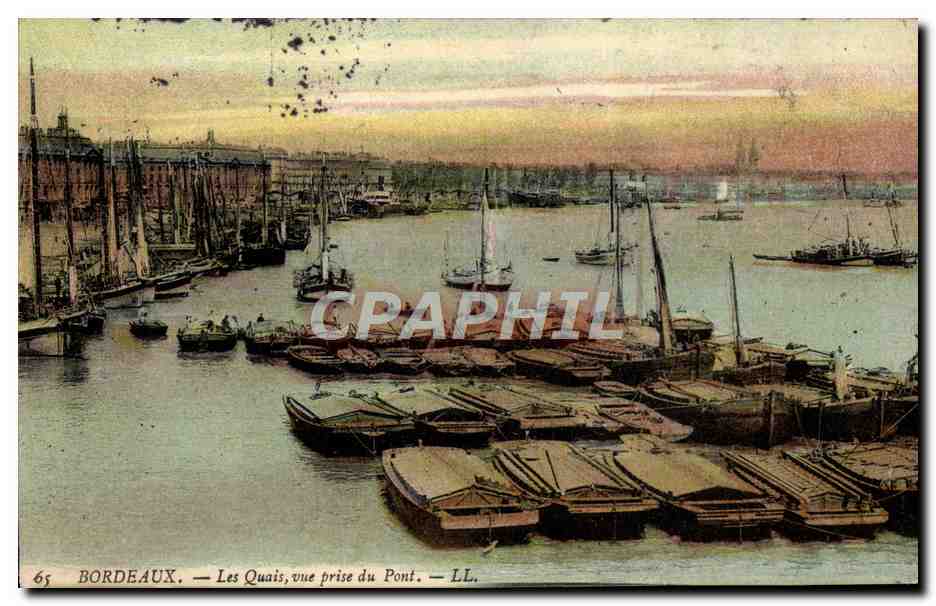 CPA Bordeaux Les Quais Vue Prise du Pont Bateaux