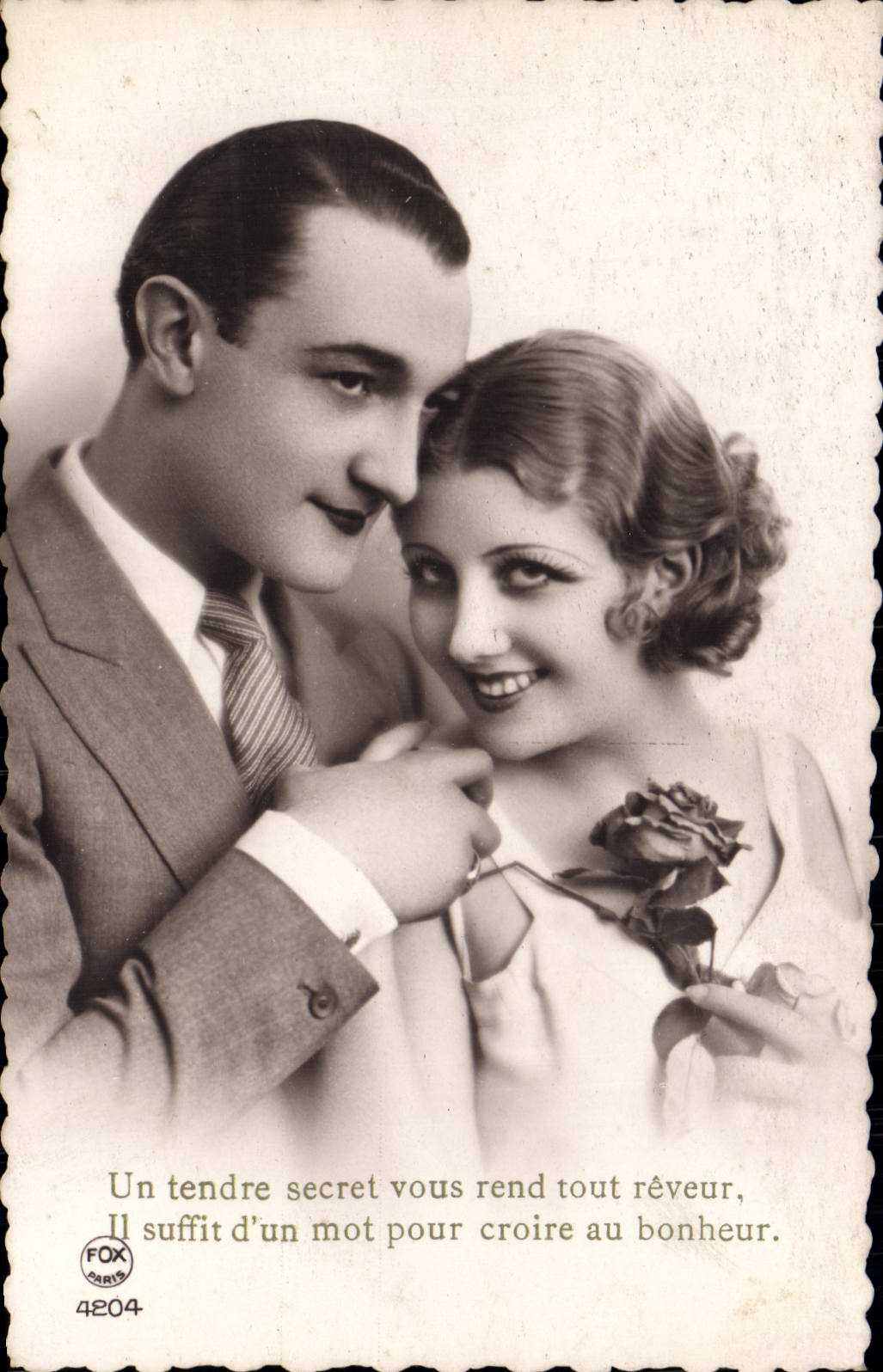 CPA Un Tendre Secret Vous Rend Tout Reveur Femme