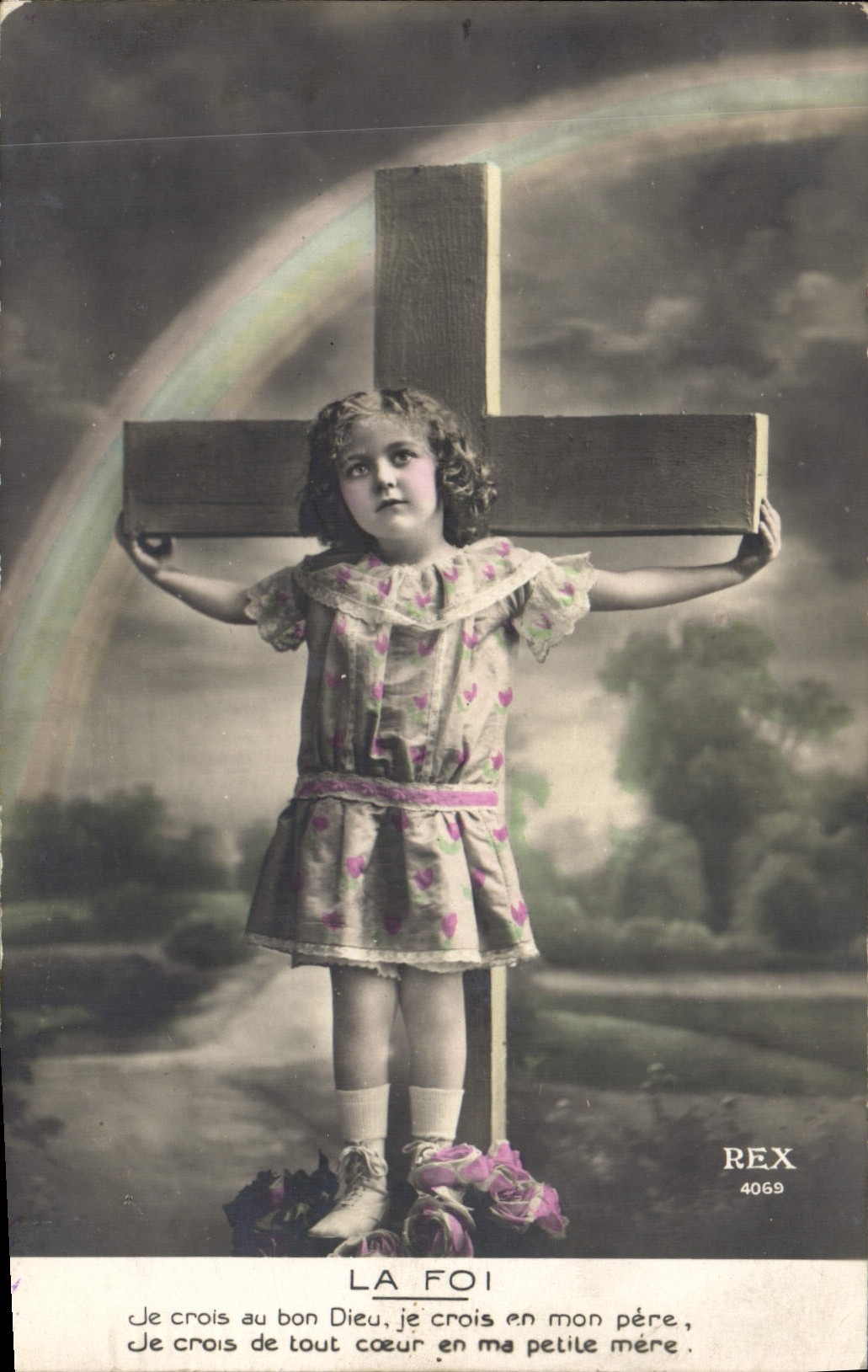 CPA Fantaisie Enfant Croix La foi 