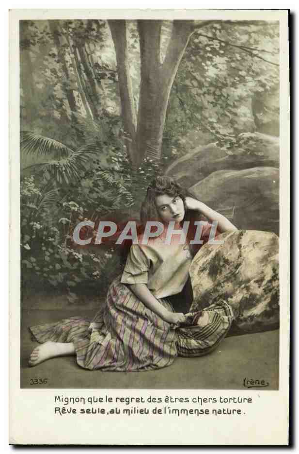 Jeune femme rêvant seule au milieu de la nature — Frène, n° 3336