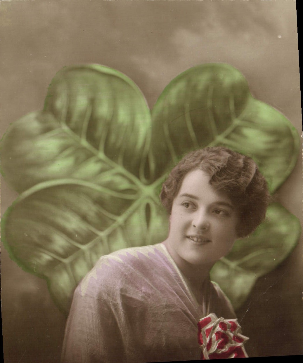 CPA Fantaisie Femme Trefle 