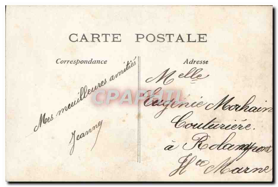 Femme avec boîtes de bonbons — éditeur non visible — n°76 — Reverso