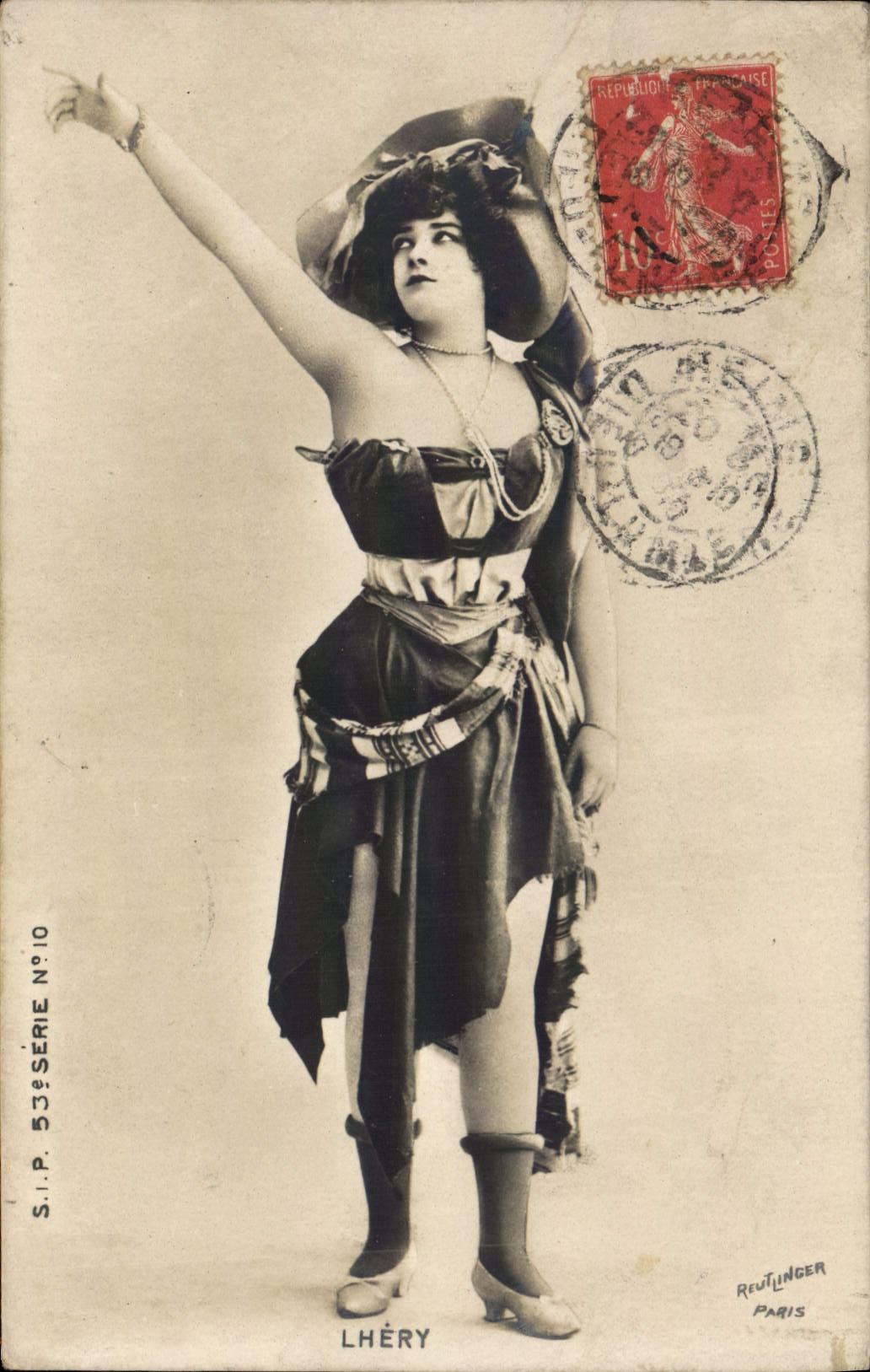 Sujet : Femme en costume oriental — S.I.P. 53e Série N°10 — Reutlinger Paris