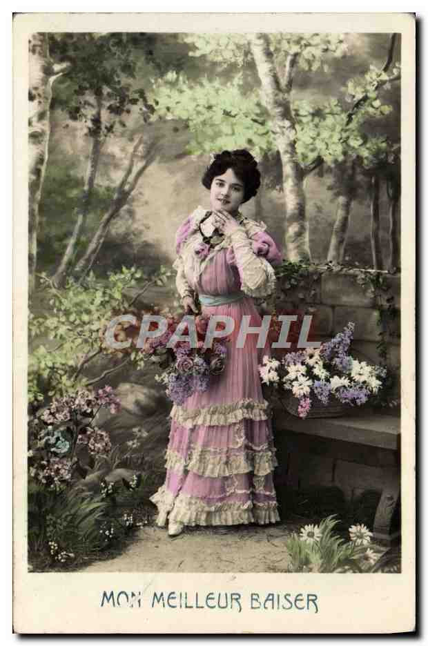 Femme en robe rose — jardin de fleurs — CPAPHIL N° 640