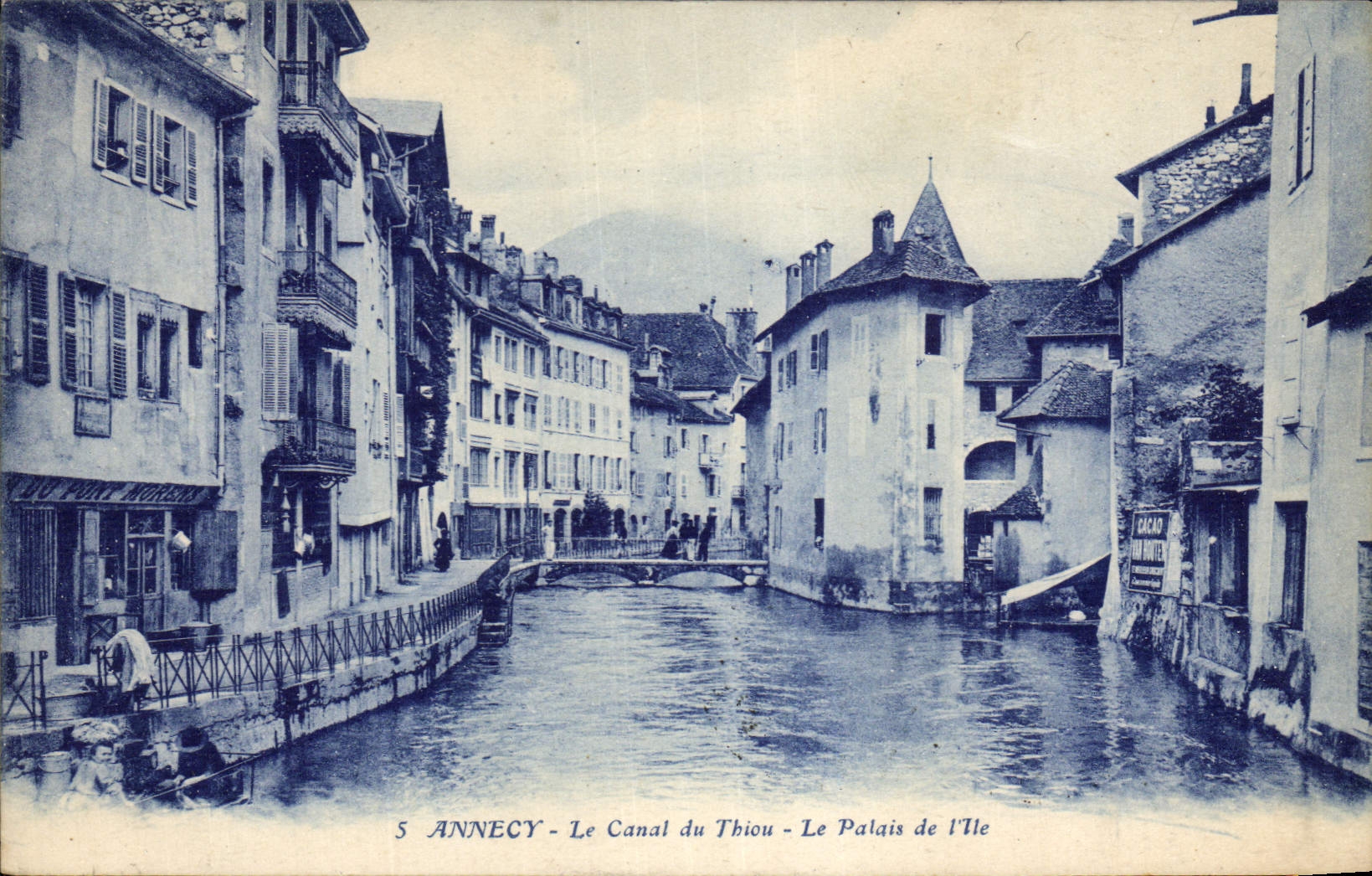 CPA Annecy Le Canal du Thiou Le Palais de L'ile