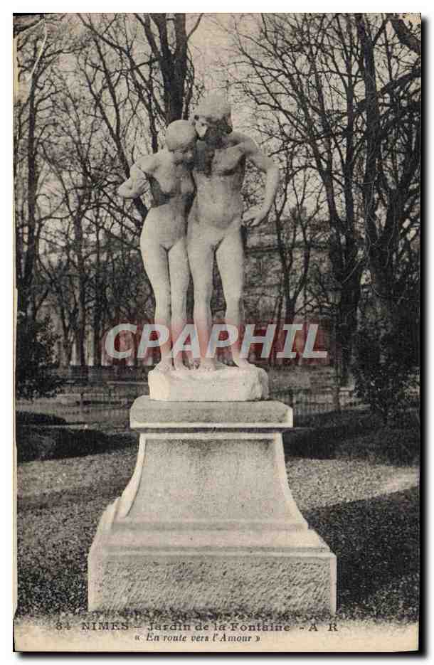 CPA Nimes Jardin de la Fontaine En route vers l'amour