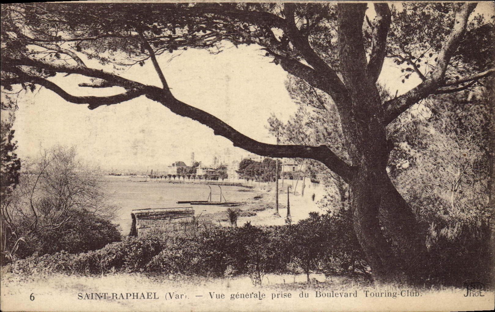CPA Saint Raphael Vue Generale Prise du Boulevard Touring Club 