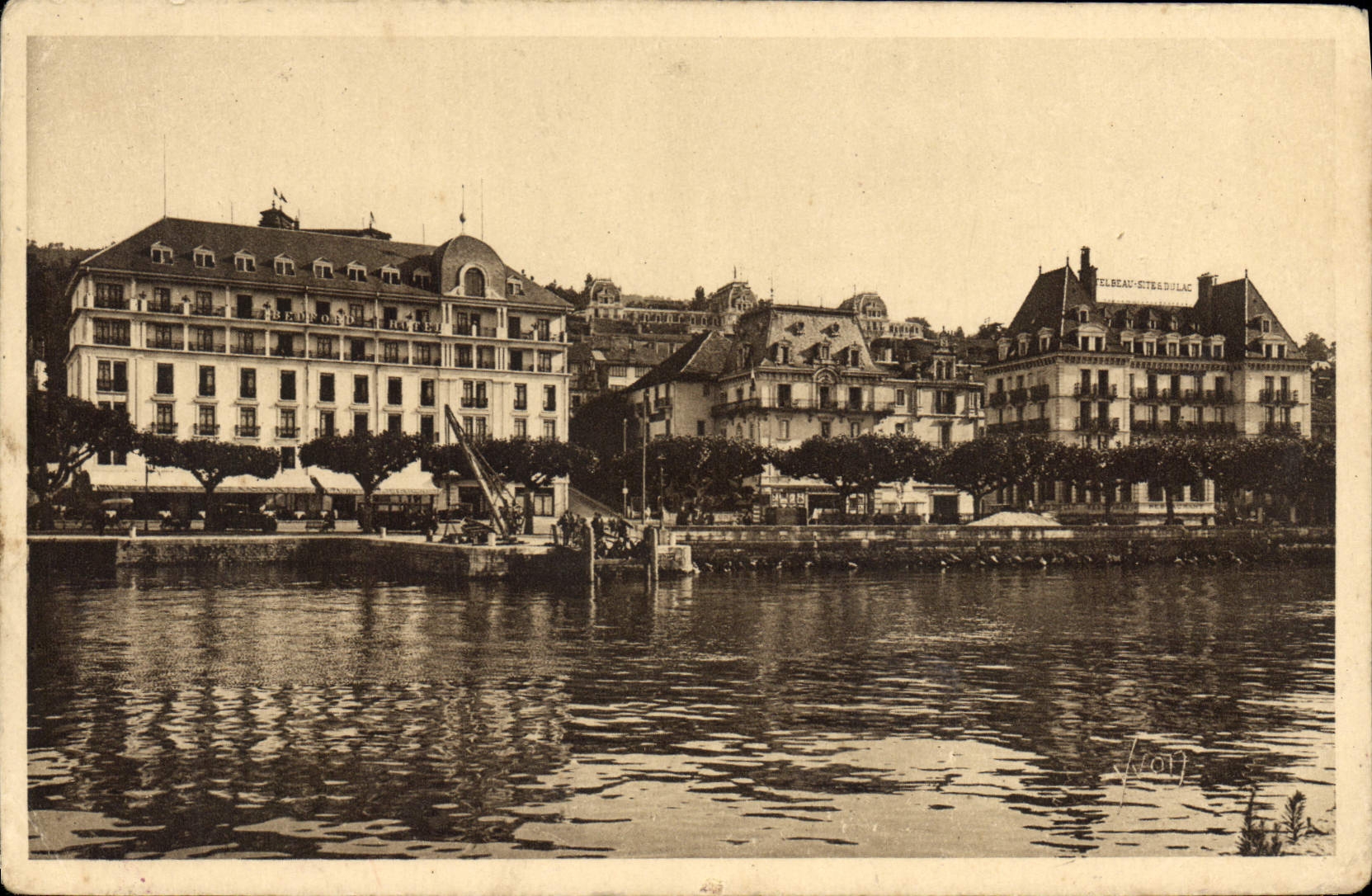CPA Evian Les Bains Vue Prise de la jetee