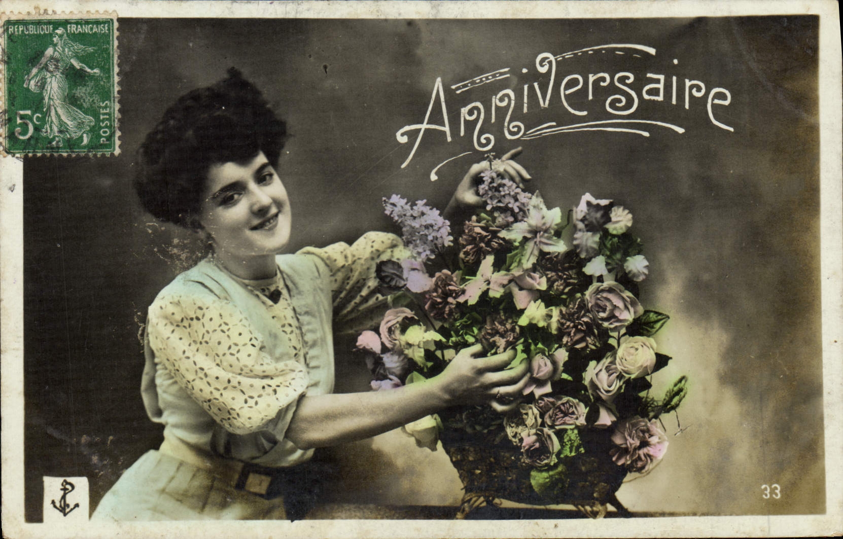 Frau mit Blumenstrauß — Geburtstag — Unbekannter Verlag, Nr. 33