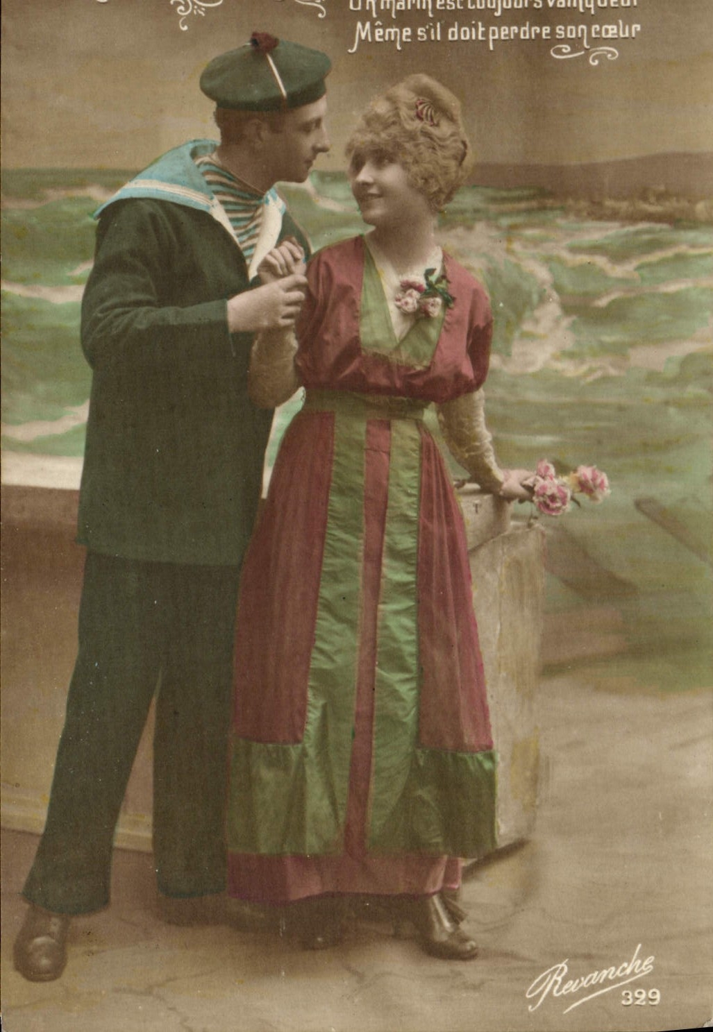 CPA Fantaisie Femme Marin Militaria