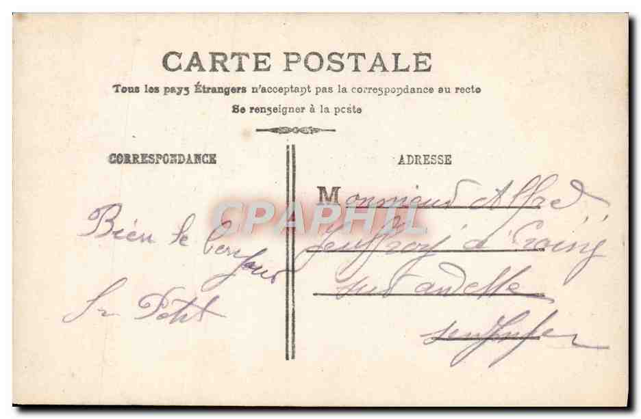 Enfant dans un berceau sous une tenture — femme en robe violette — texte imprimé 'Que tout enfant loin des tempêtes Ait un oreiller sous sa tête.' — éditeur non visible — Reverso