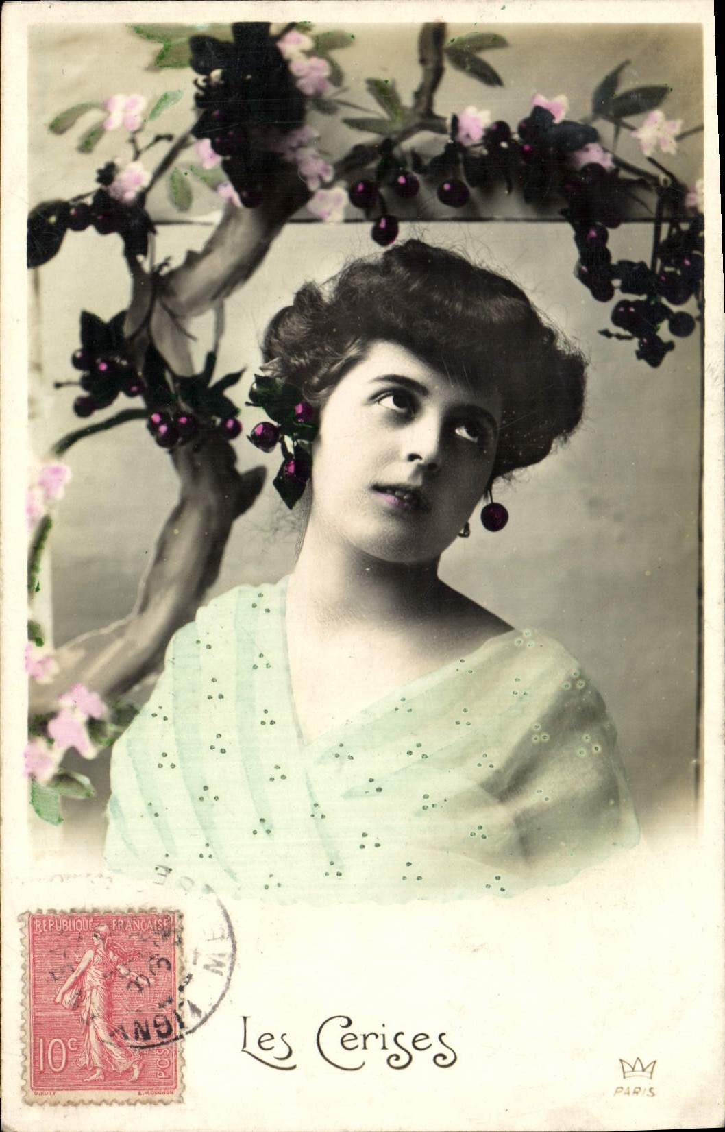 CPA Fantaisie Femme Les cerises