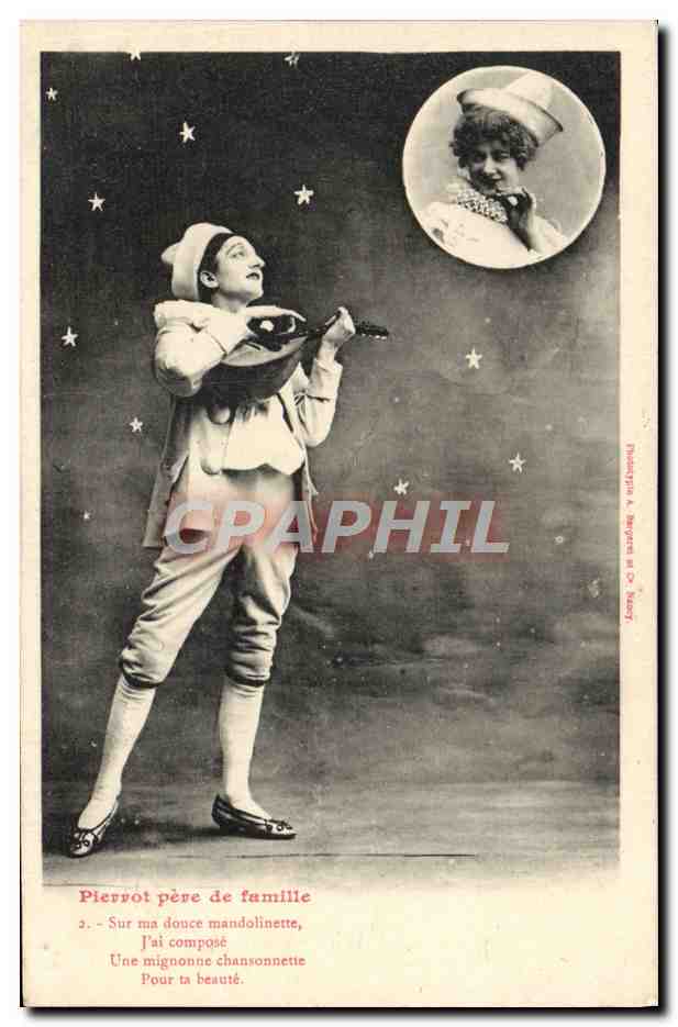 Pierrrot père de famille — Pierrrot jouant de la mandoline sous les étoiles, avec portrait circulaire d'une femme — Phototypie A. Reygnes et C. Roust