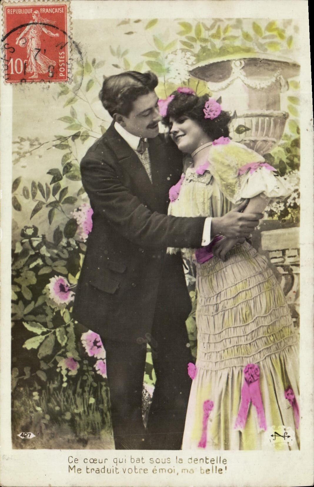 Couple enlacé — jardin fleuri — éditeur anonyme, n° 497