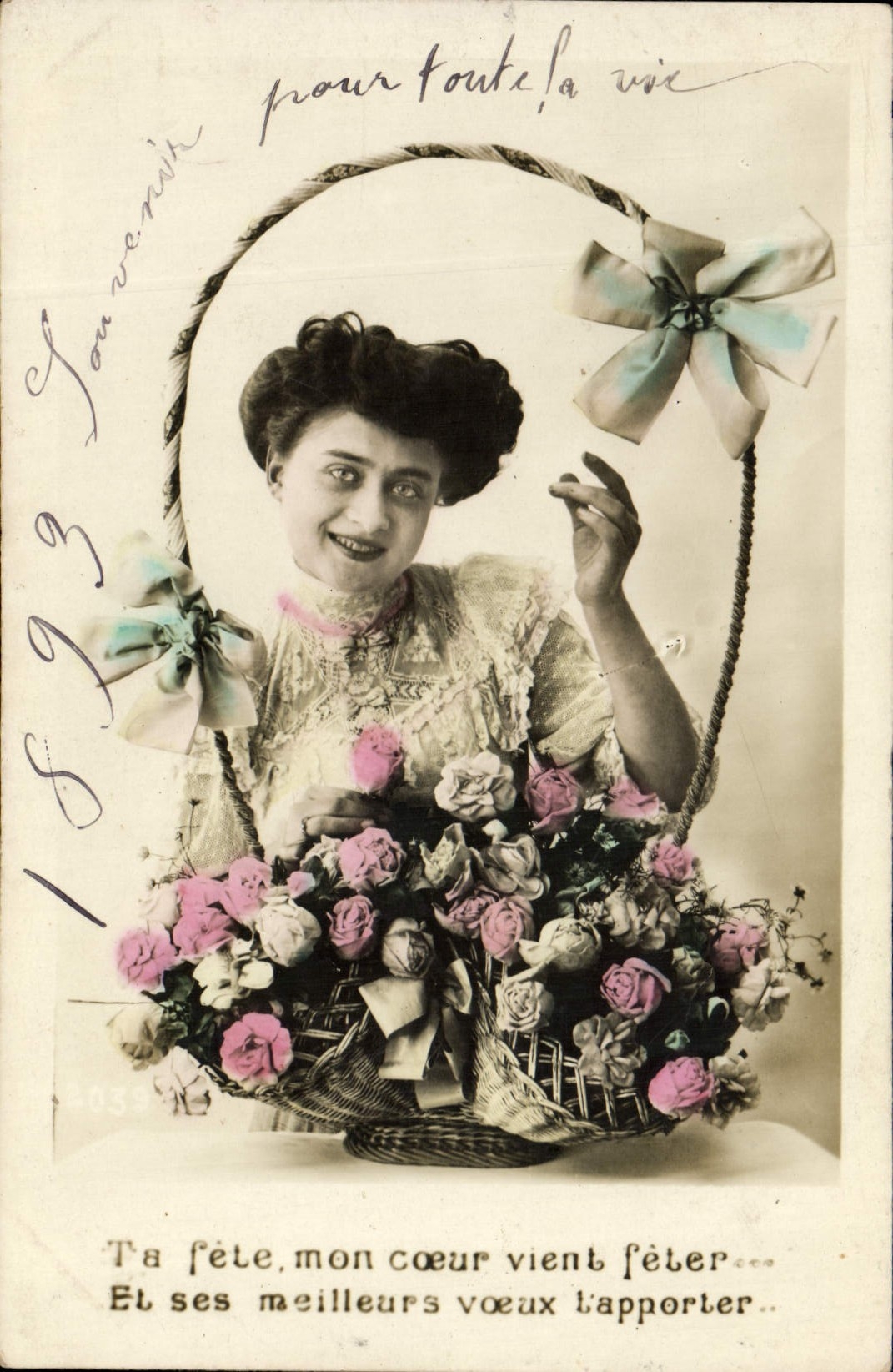 CPA Fantaisie Femme Fleurs