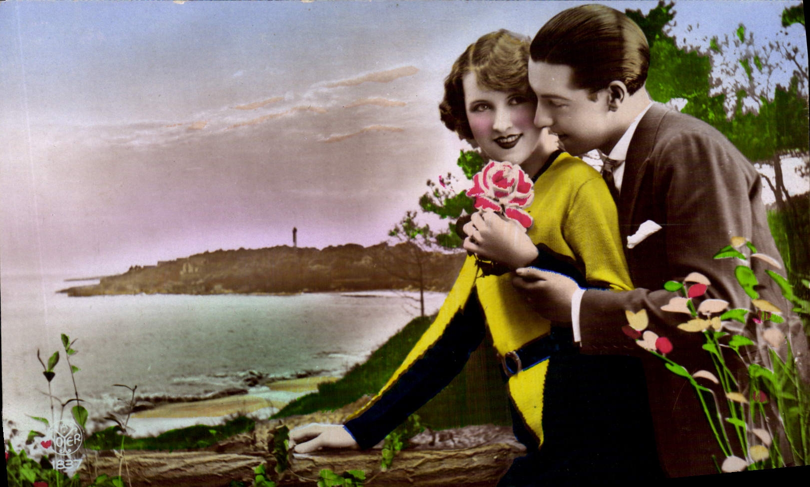 Couple amoureux — paysage côtier avec phare — éditeur Noyer, n° 1337