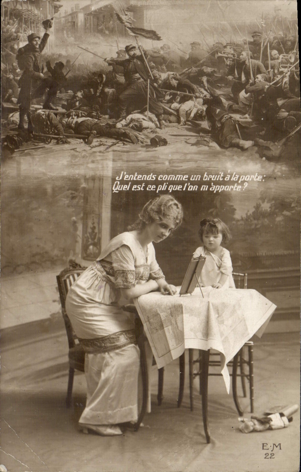 CPA Fantaisie Femme Enfant Militaria