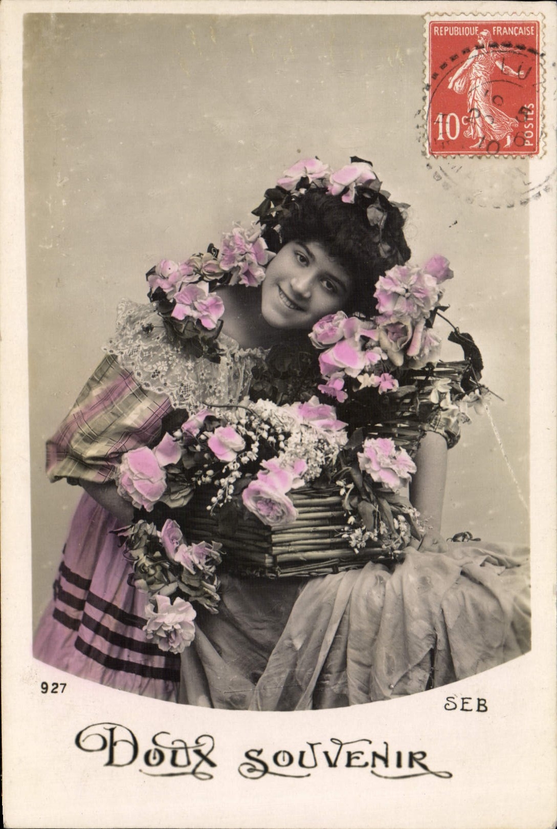 Jonge vrouw tussen bloemen — Mooie herinnering — SEB, n°927