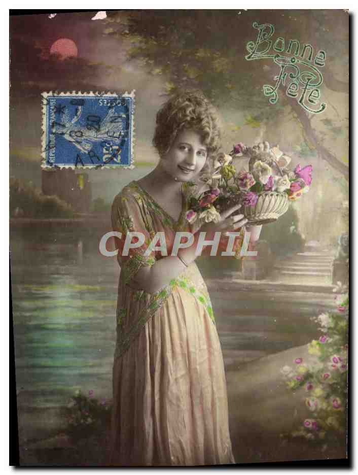 Femme en robe de style Art Nouveau tenant un panier de fleurs — Bonne Fête — Fabrication Française