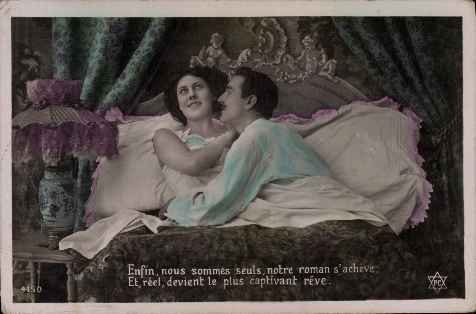 Couple amoureux dans un lit — texte poétique — PCX n°4150