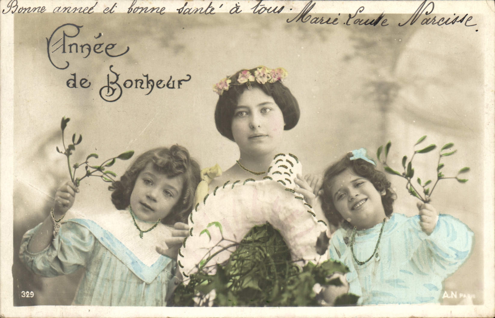 Family with mistletoe crown — Year of Happiness — A.N. Paris, n°329
