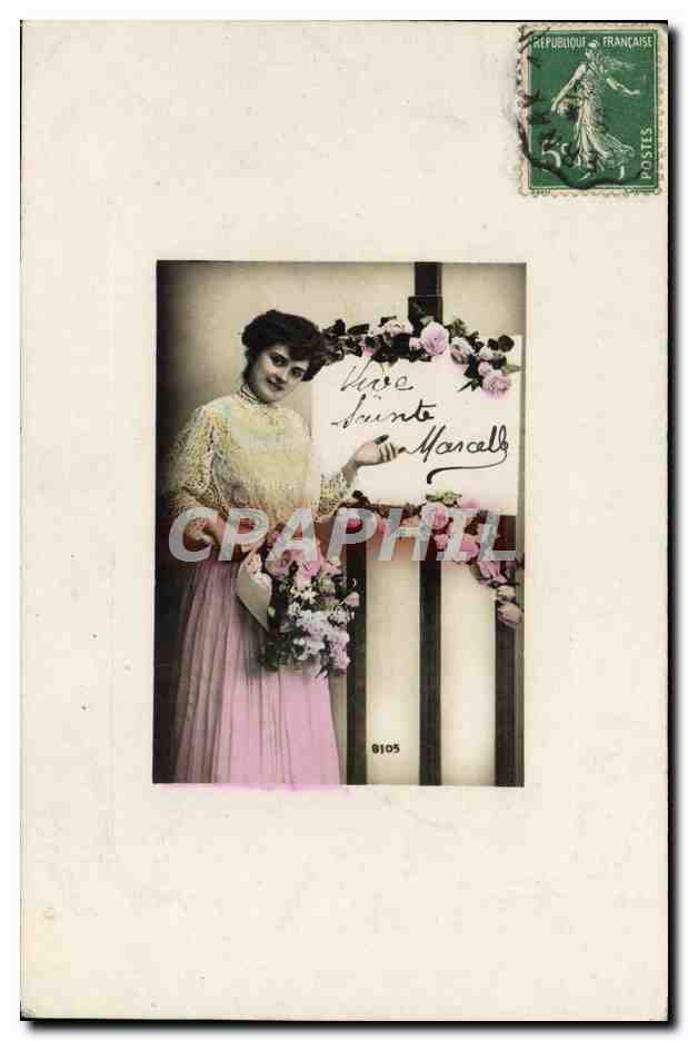 Femme en robe rose et jaune — décor floral — éditeur CPAPHIL, n° 8105