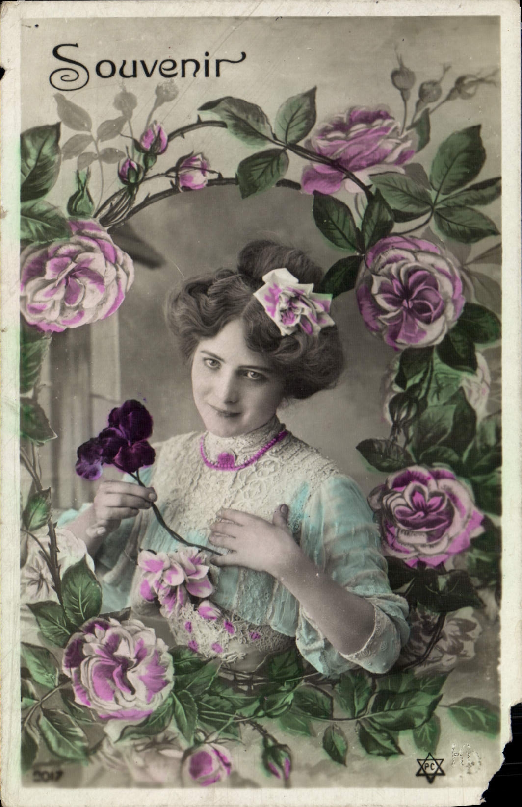CPA Fantaisie Femme Fleurs