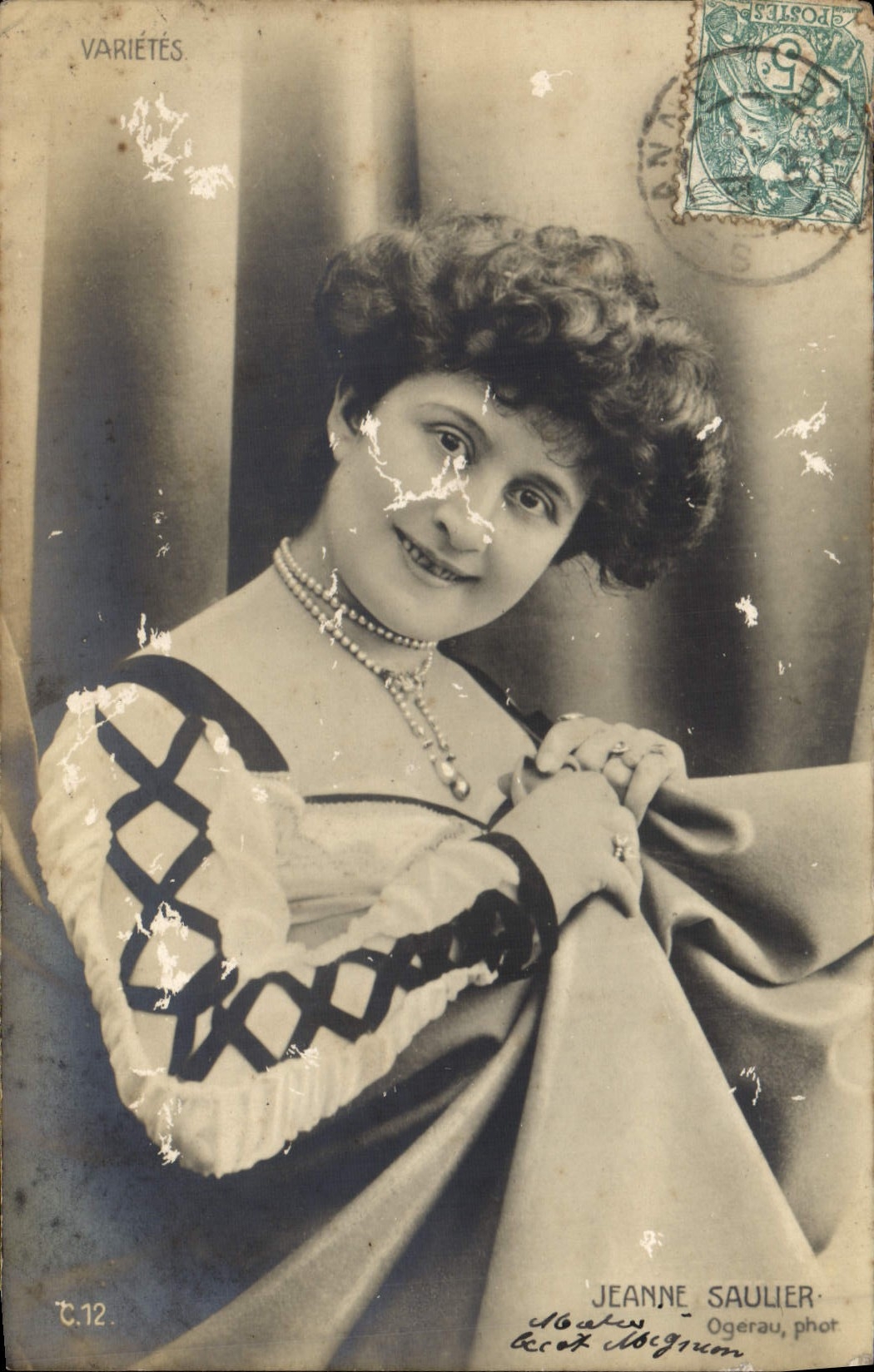 CPA Fantaisie Femme Jeanne Saulier 