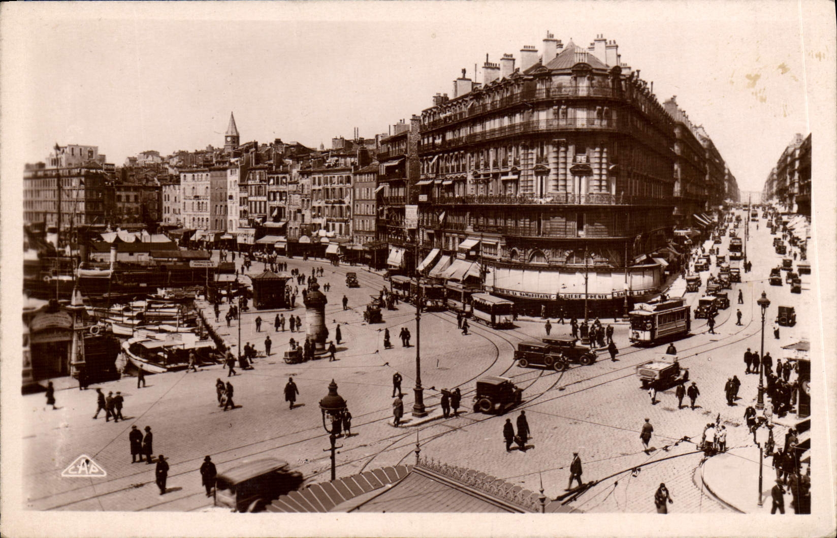 CPA Marseille Rue de la Republique et quai des Belges 