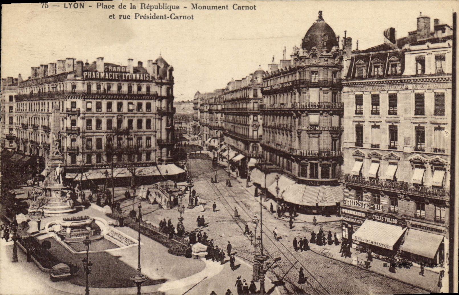 LYON - Place de la République - Monument Carnot et rue Président-Carnot — éditeur non identifié, n° de série 75