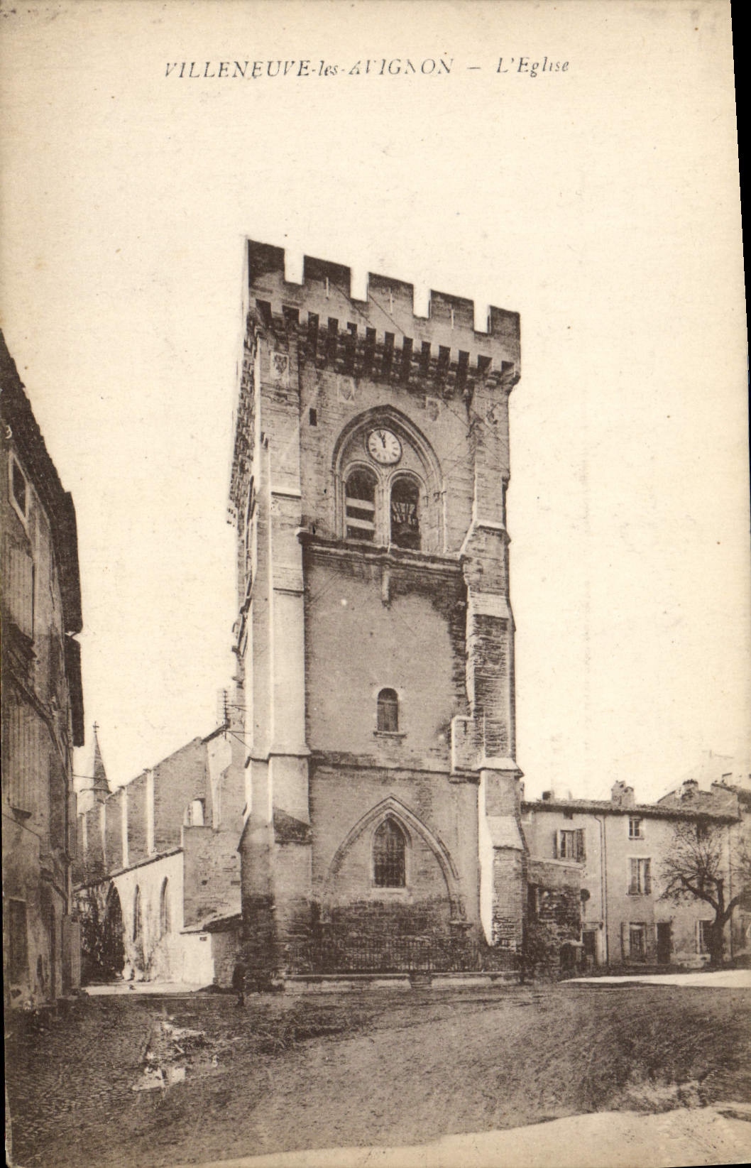 CPA Villeneuve les Avignon L'eglise 