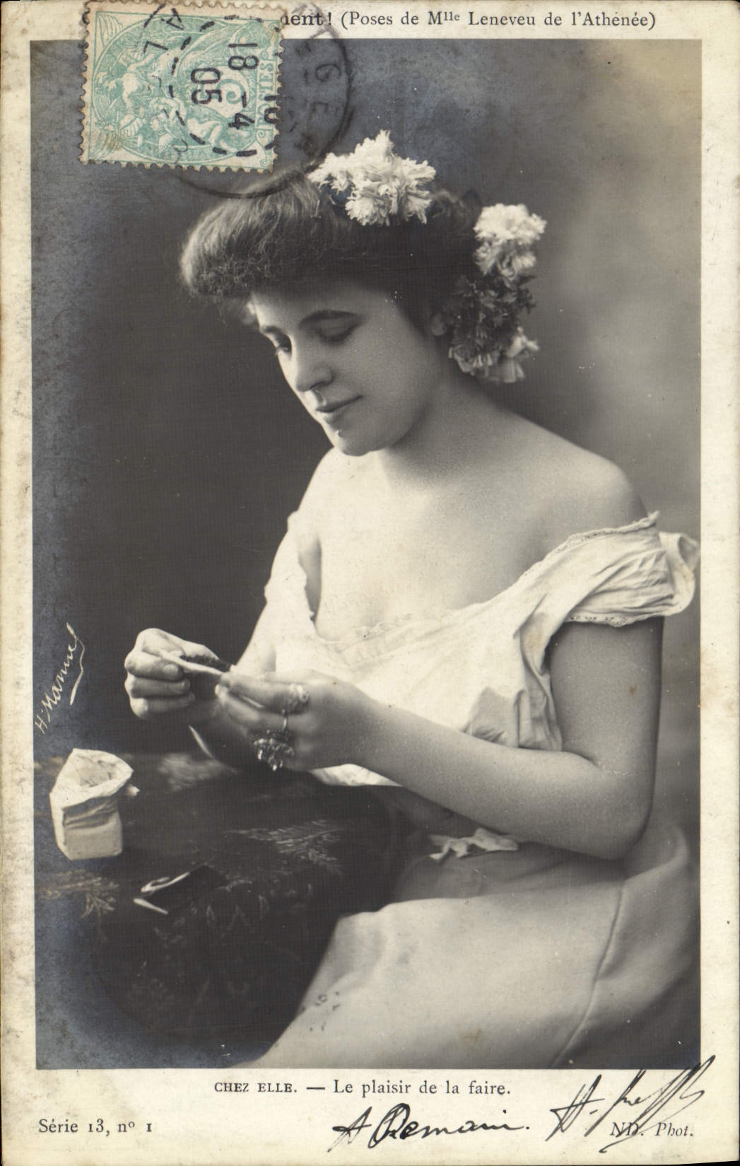 Frau in einem Kleid mit freien Schultern — Der Spaß, sie zu machen — A. Remanié, Fot. N.D. — Serie 13, Nr. 1