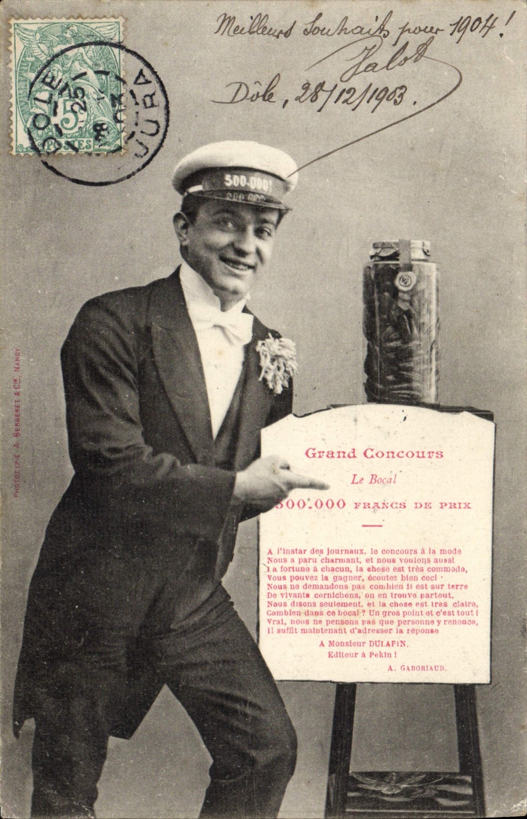 Homme en costume et casquette — concours pour 500 000 francs — Phototype A. Benoîte & Cie, Nancy