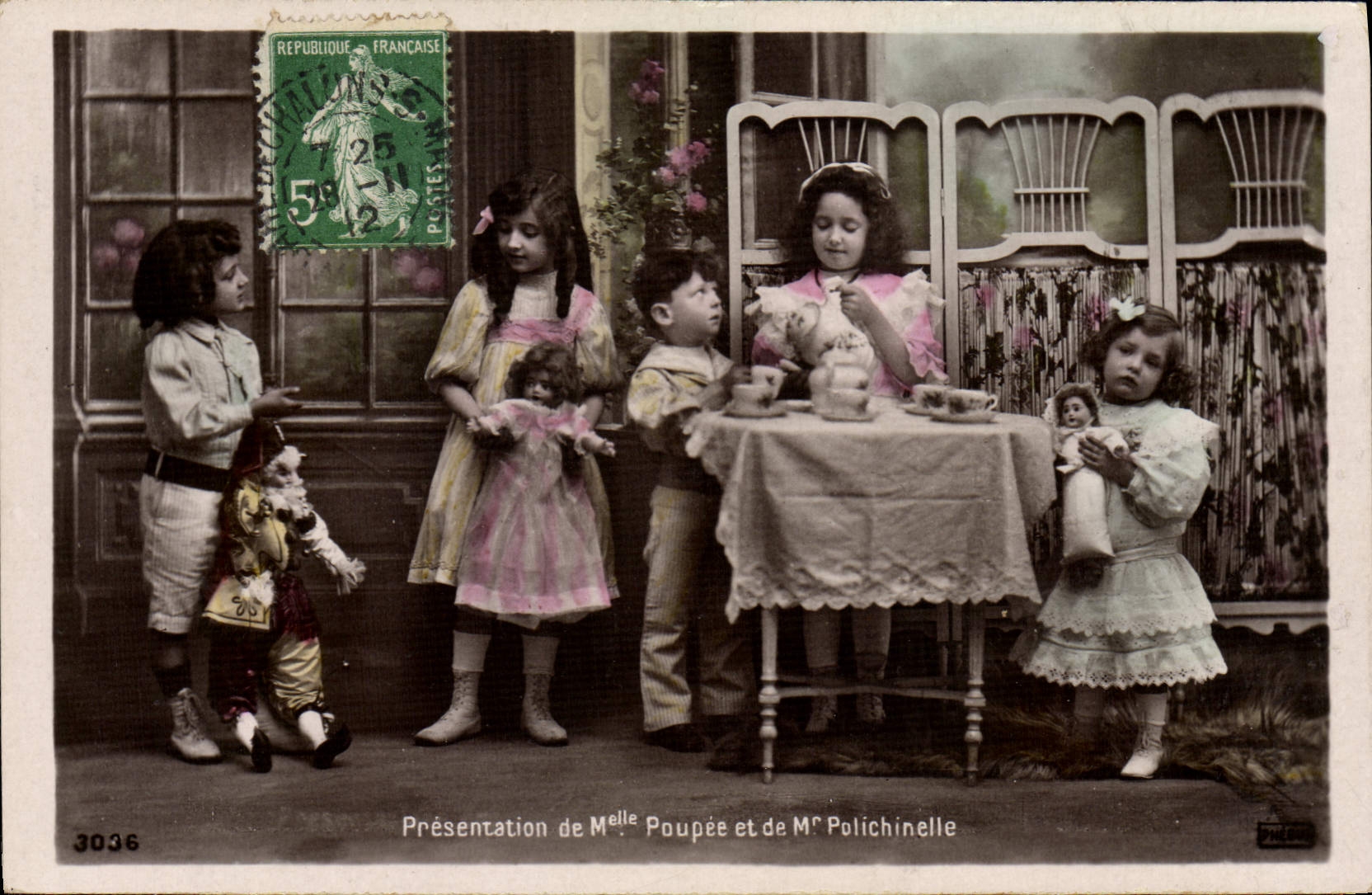 CPA Fantaisie Enfants Presentation de Mlle Poupee et de Mr Polichinelle 