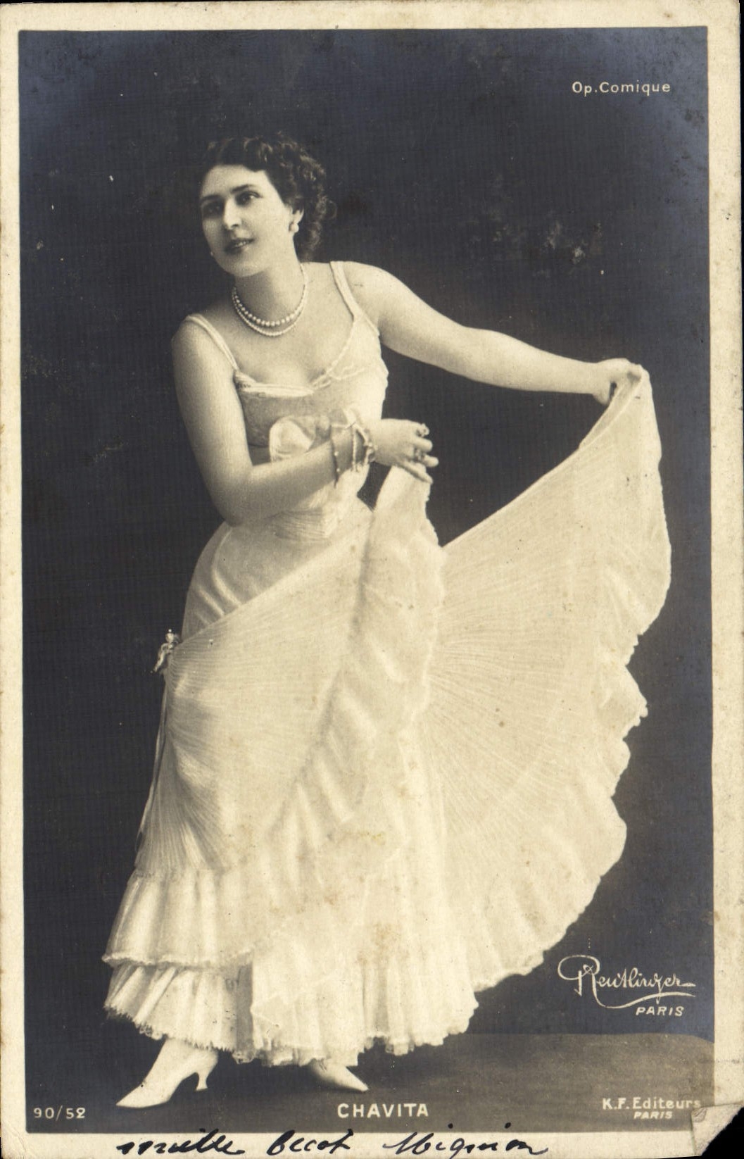 Tarjeta postal antigua Fantasía Mujer Chavita Opera Comique